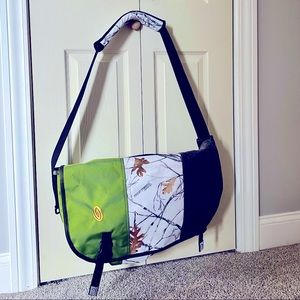 Large Crossover Tote